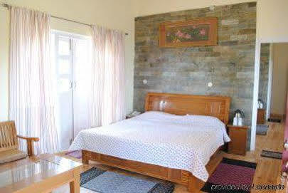 Clarks Inn Binsar Exterior foto